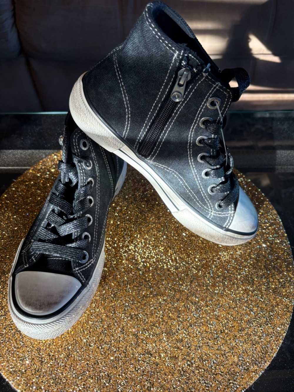 Blowfish Malibu NWT Black High-Top Casual Sneakers/embellished stones. Size 6.5